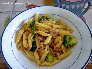 2015-05-10 Bacon & broccoli pasta
