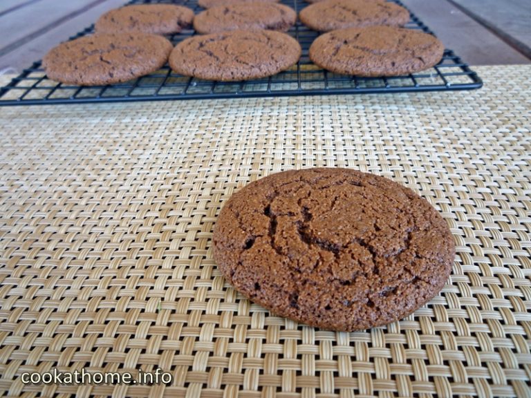 Cook at home Chocolate egg yolk cookies