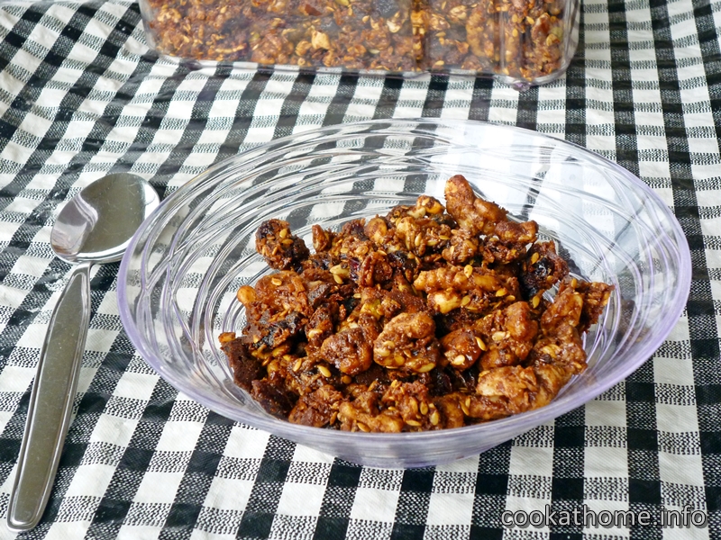 chocolate-peanut-butter-granola-800x600