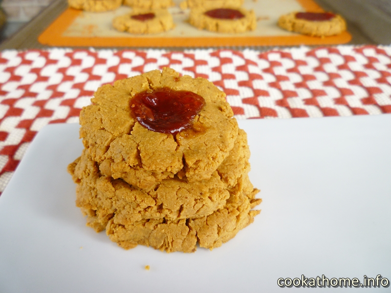 The classic peanut butter and jam combination in a bite-sized gluten and dairy-free parcel, inspired by Gordon Ramsey #peanutbutterandjam