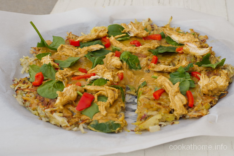 Peanut satay chicken potato pizza with spinach and peppers - what could be better for pizza nights? #satay