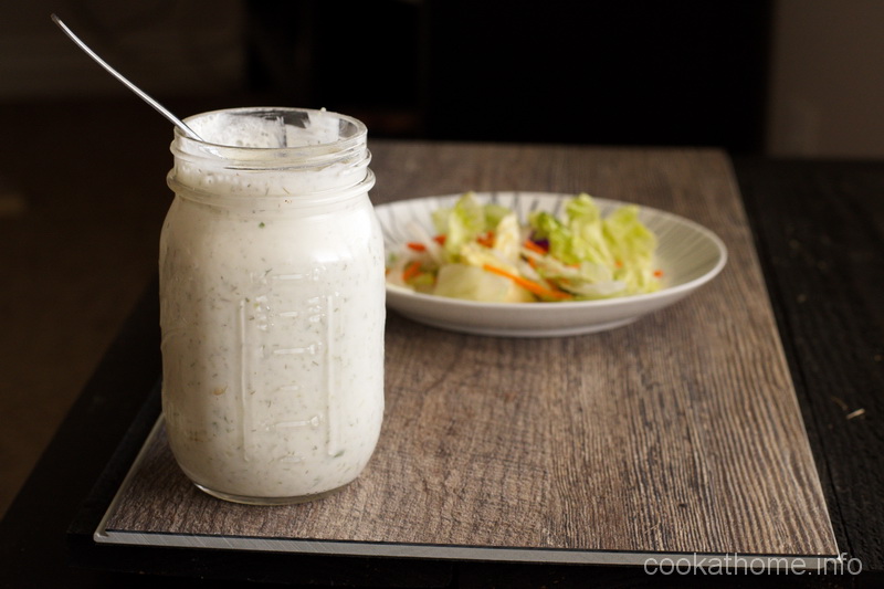 An awesome dairy-free tzatziki dressing for any salad, burger or just for dipping! #tzatziki #cookathome #glutenfree #dairyfree